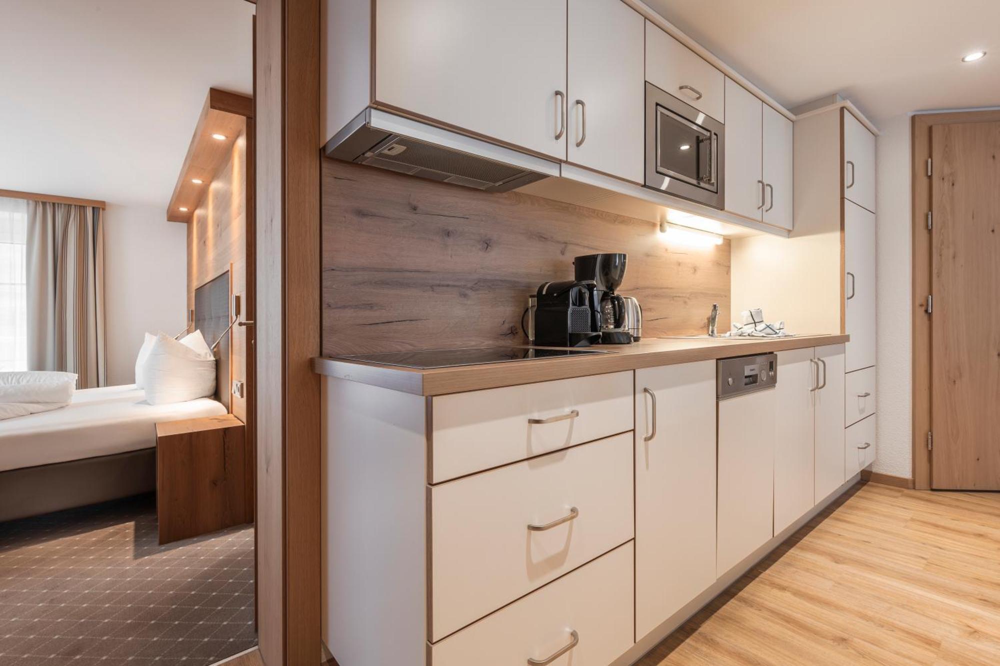 Schmid Rooms & Apartments Ишгль Экстерьер фото