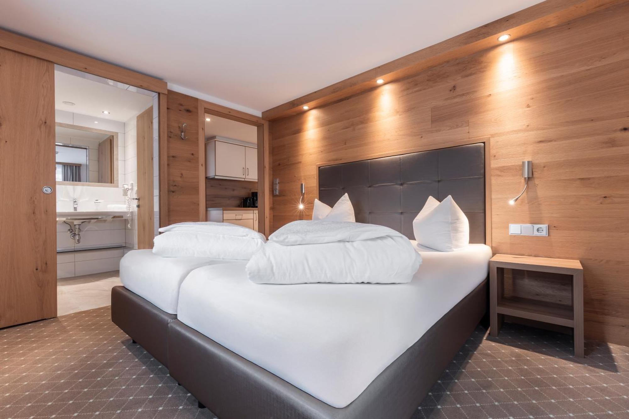 Schmid Rooms & Apartments Ишгль Экстерьер фото